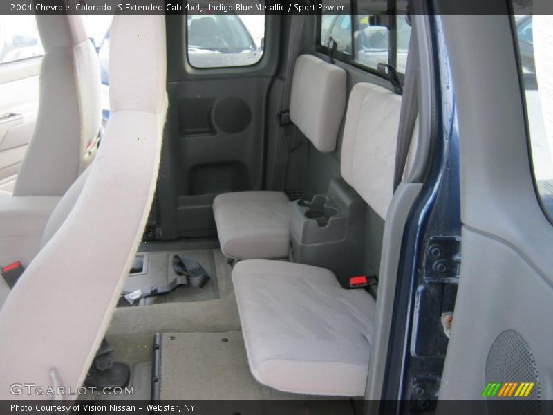 Indigo Blue Metallic / Sport Pewter 2004 Chevrolet Colorado LS Extended Cab 4x4