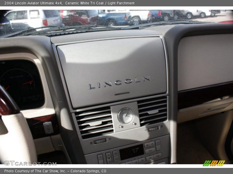 Ceramic White Tri Coat / Light Parchment 2004 Lincoln Aviator Ultimate 4x4