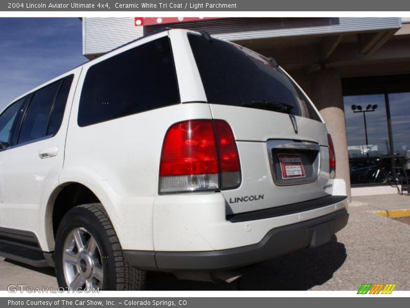 Ceramic White Tri Coat / Light Parchment 2004 Lincoln Aviator Ultimate 4x4