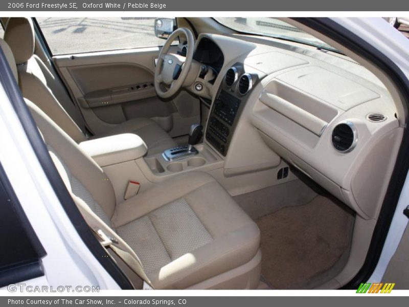 Dashboard of 2006 Freestyle SE