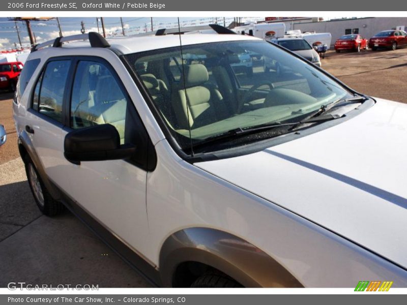 Oxford White / Pebble Beige 2006 Ford Freestyle SE