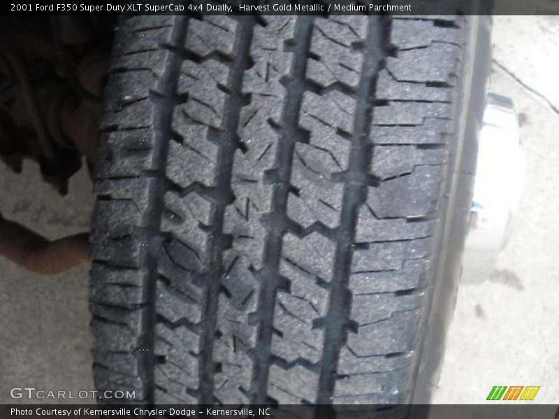 Harvest Gold Metallic / Medium Parchment 2001 Ford F350 Super Duty XLT SuperCab 4x4 Dually