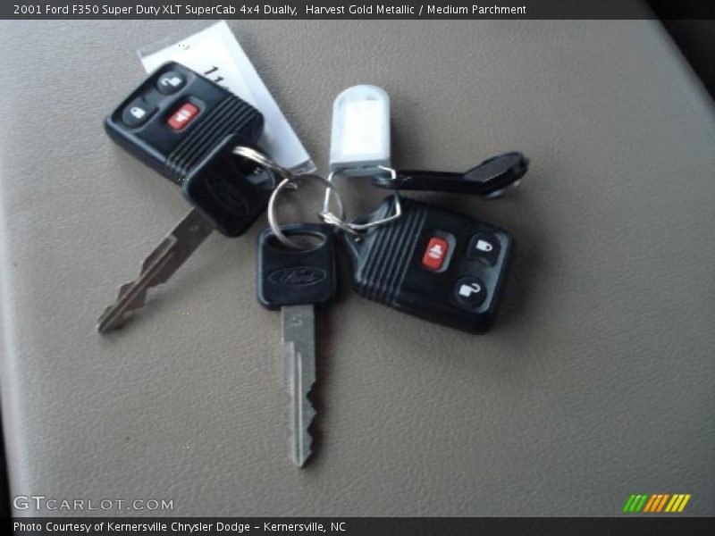 Harvest Gold Metallic / Medium Parchment 2001 Ford F350 Super Duty XLT SuperCab 4x4 Dually