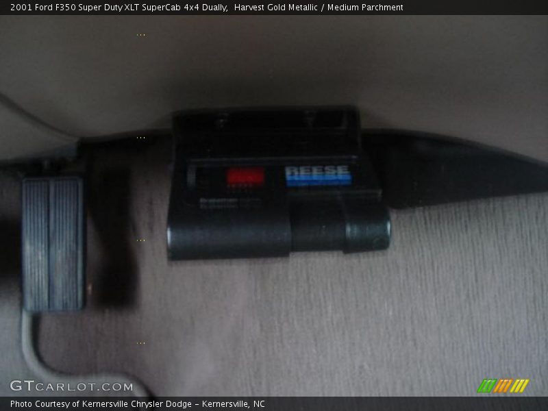 Harvest Gold Metallic / Medium Parchment 2001 Ford F350 Super Duty XLT SuperCab 4x4 Dually