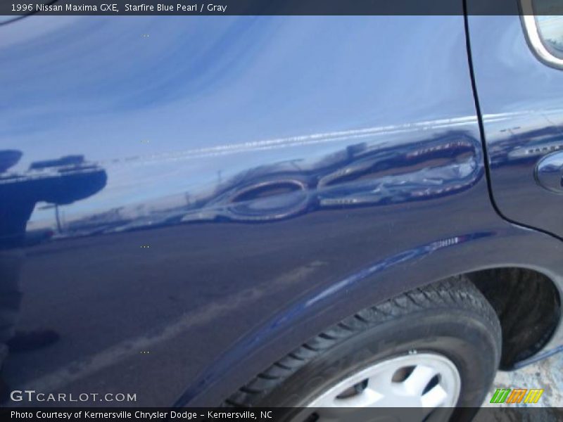 Starfire Blue Pearl / Gray 1996 Nissan Maxima GXE