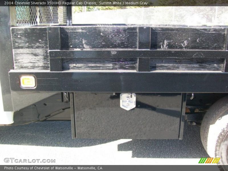 Summit White / Medium Gray 2004 Chevrolet Silverado 3500HD Regular Cab Chassis