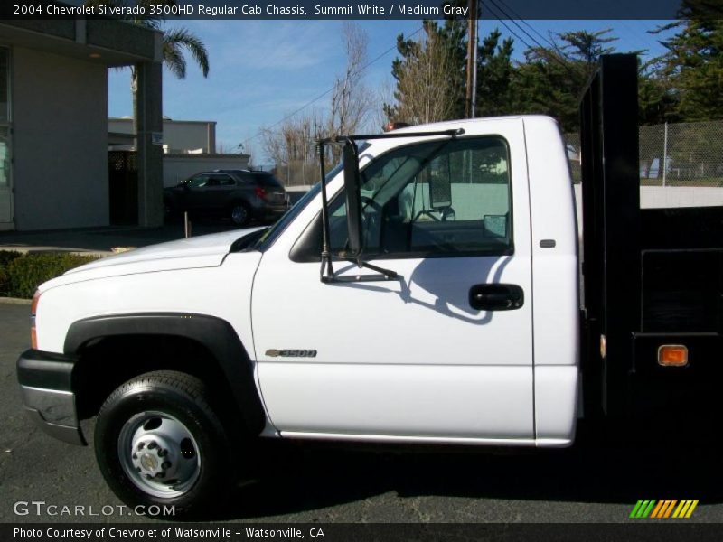 Summit White / Medium Gray 2004 Chevrolet Silverado 3500HD Regular Cab Chassis