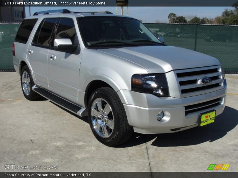 Front 3/4 View of 2010 Expedition Limited