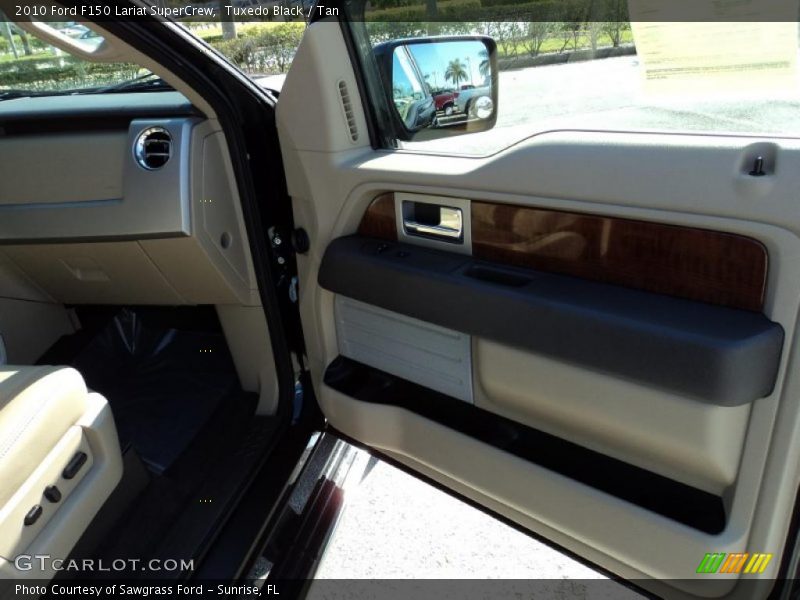 Tuxedo Black / Tan 2010 Ford F150 Lariat SuperCrew