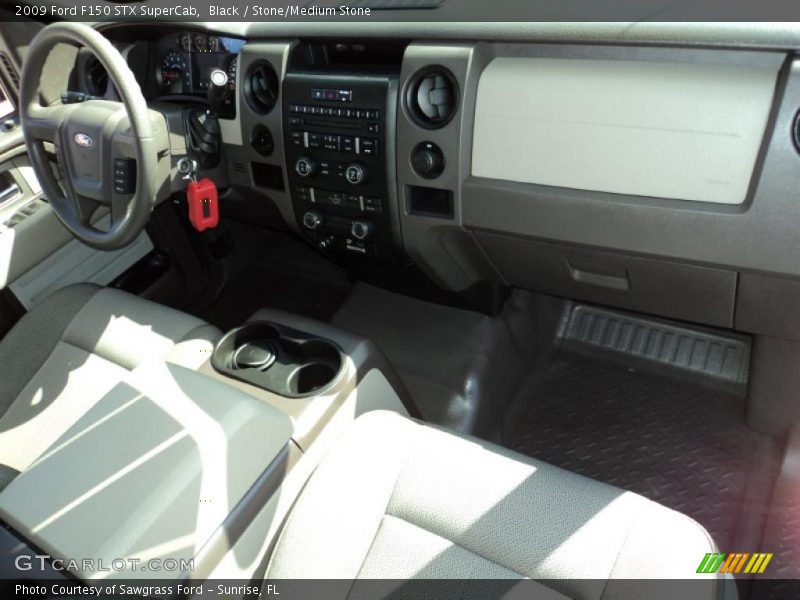 Dashboard of 2009 F150 STX SuperCab