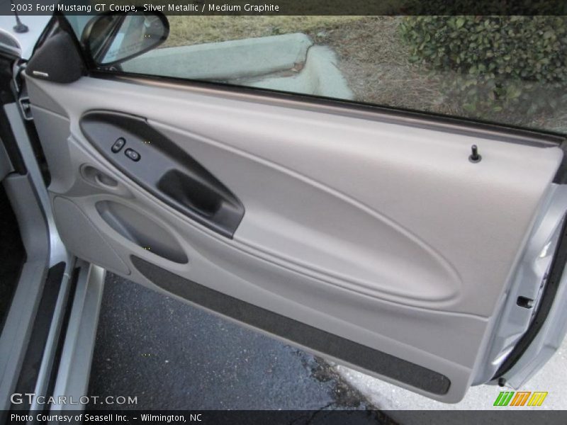 Silver Metallic / Medium Graphite 2003 Ford Mustang GT Coupe