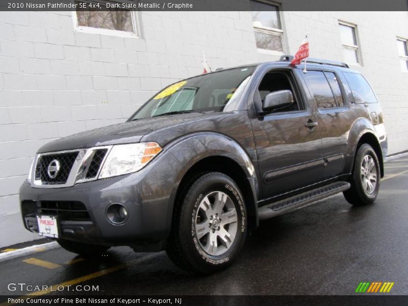 Front 3/4 View of 2010 Pathfinder SE 4x4