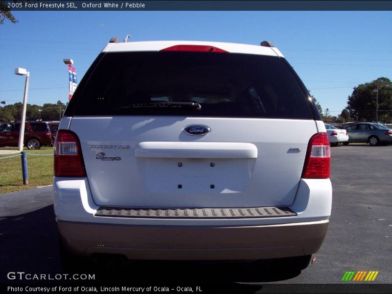 Oxford White / Pebble 2005 Ford Freestyle SEL