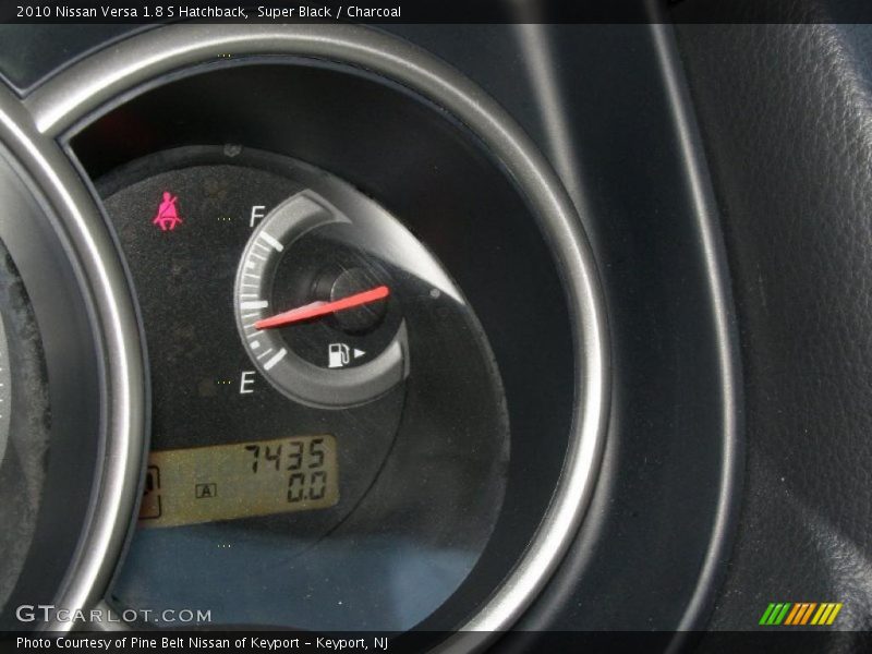 Super Black / Charcoal 2010 Nissan Versa 1.8 S Hatchback