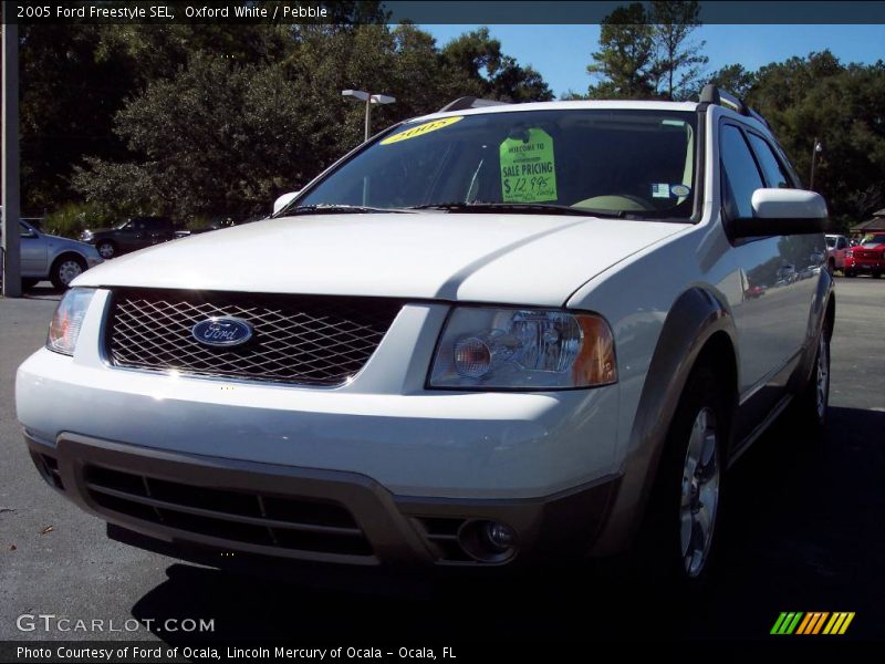 Oxford White / Pebble 2005 Ford Freestyle SEL