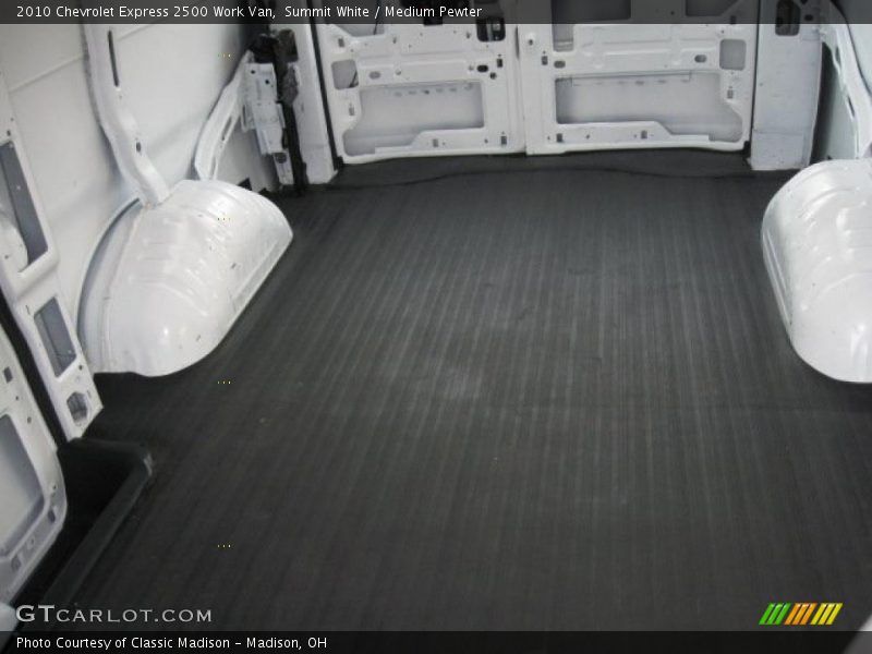  2010 Express 2500 Work Van Trunk
