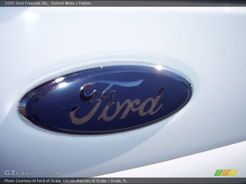 Oxford White / Pebble 2005 Ford Freestyle SEL