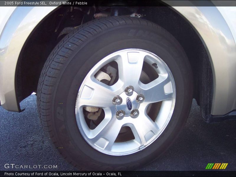 Oxford White / Pebble 2005 Ford Freestyle SEL