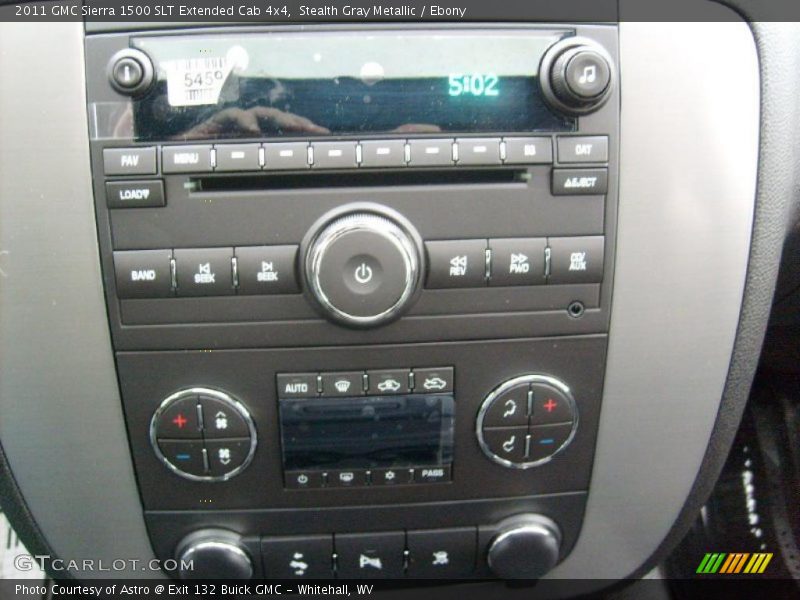 Controls of 2011 Sierra 1500 SLT Extended Cab 4x4