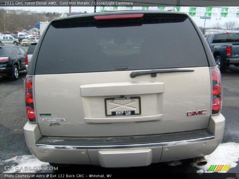 Gold Mist Metallic / Cocoa/Light Cashmere 2011 GMC Yukon Denali AWD