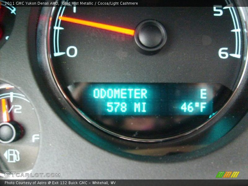 Gold Mist Metallic / Cocoa/Light Cashmere 2011 GMC Yukon Denali AWD