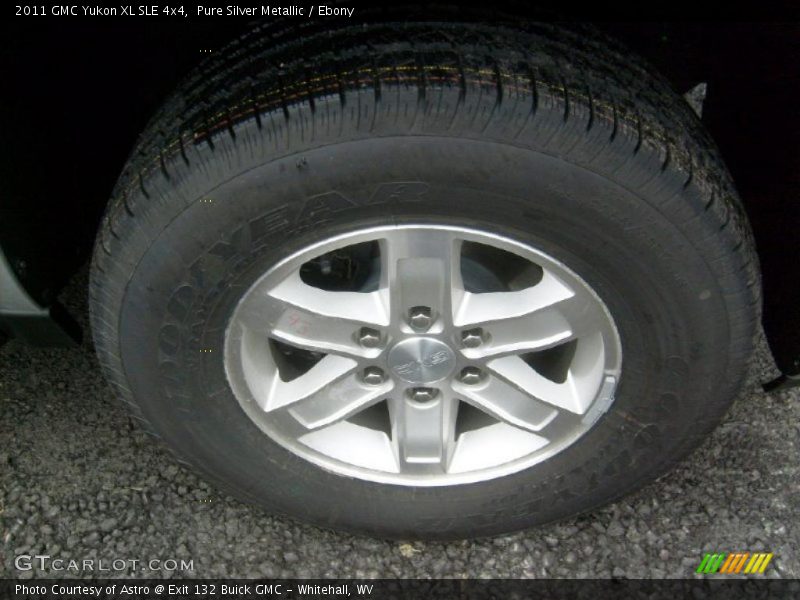 Pure Silver Metallic / Ebony 2011 GMC Yukon XL SLE 4x4