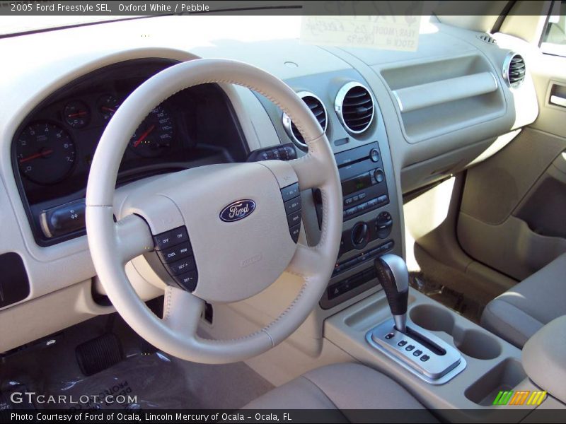 Oxford White / Pebble 2005 Ford Freestyle SEL