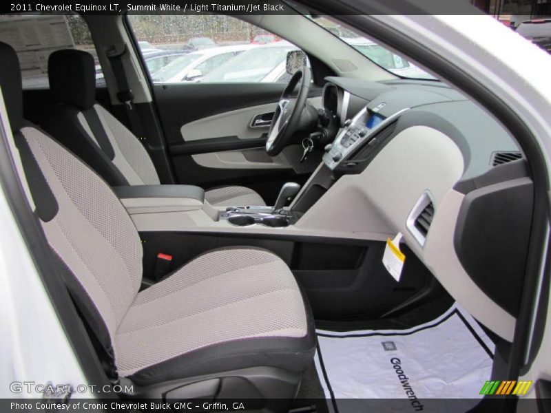 Summit White / Light Titanium/Jet Black 2011 Chevrolet Equinox LT