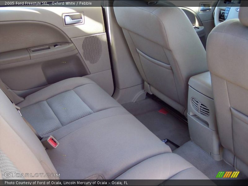 Oxford White / Pebble 2005 Ford Freestyle SEL