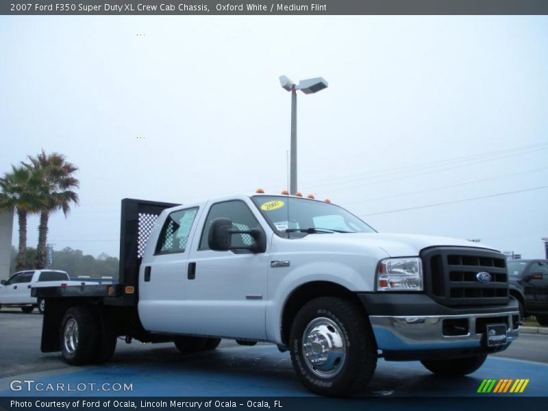 Oxford White / Medium Flint 2007 Ford F350 Super Duty XL Crew Cab Chassis