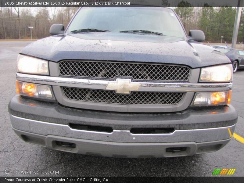 Black / Dark Charcoal 2005 Chevrolet Silverado 1500 LS Regular Cab