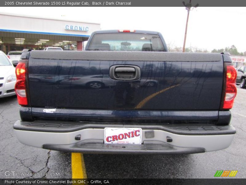 Black / Dark Charcoal 2005 Chevrolet Silverado 1500 LS Regular Cab