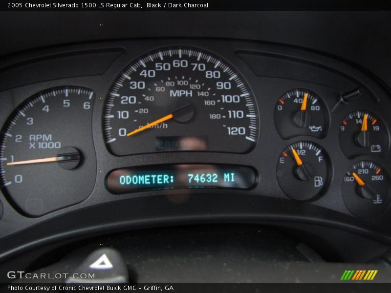 Black / Dark Charcoal 2005 Chevrolet Silverado 1500 LS Regular Cab