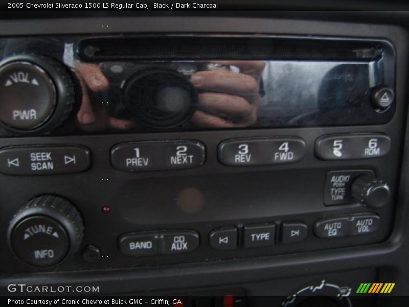 Black / Dark Charcoal 2005 Chevrolet Silverado 1500 LS Regular Cab