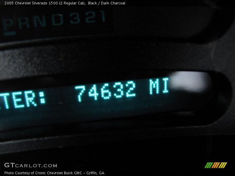Black / Dark Charcoal 2005 Chevrolet Silverado 1500 LS Regular Cab