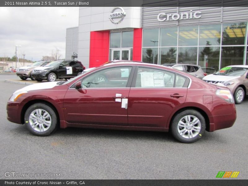 Tuscan Sun / Blond 2011 Nissan Altima 2.5 S