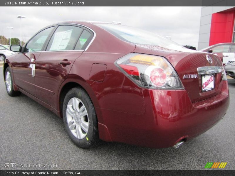 Tuscan Sun / Blond 2011 Nissan Altima 2.5 S