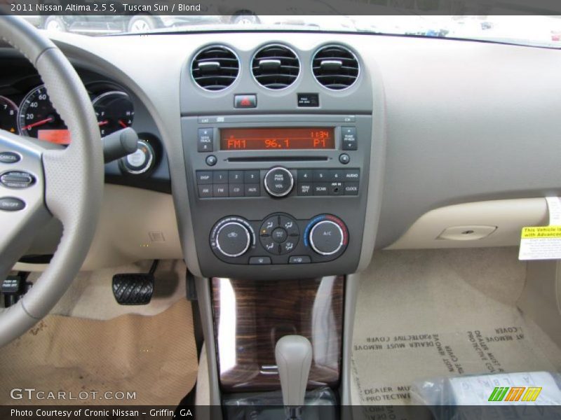 Tuscan Sun / Blond 2011 Nissan Altima 2.5 S