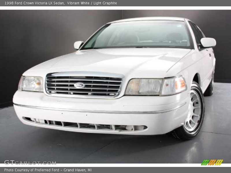 Vibrant White / Light Graphite 1998 Ford Crown Victoria LX Sedan