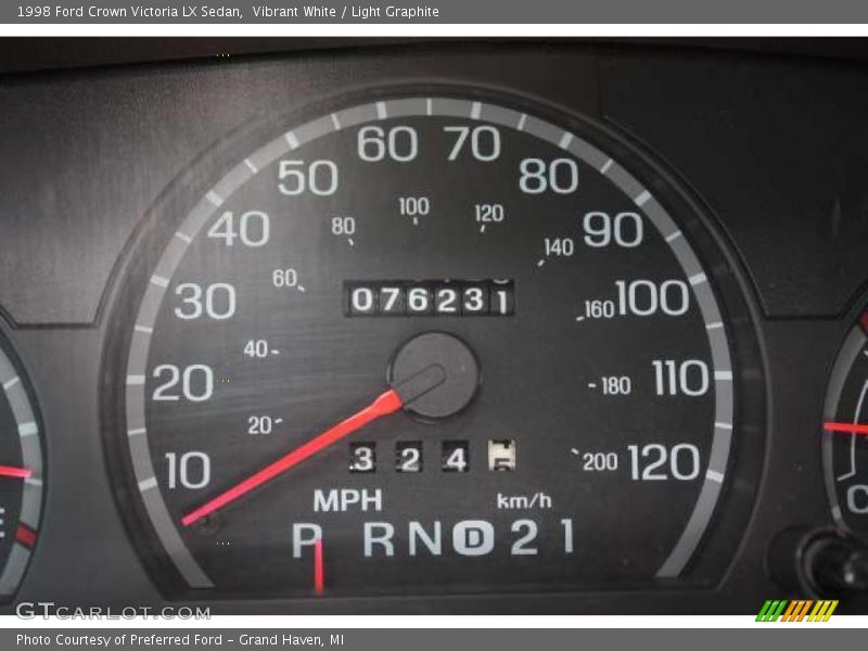 Vibrant White / Light Graphite 1998 Ford Crown Victoria LX Sedan