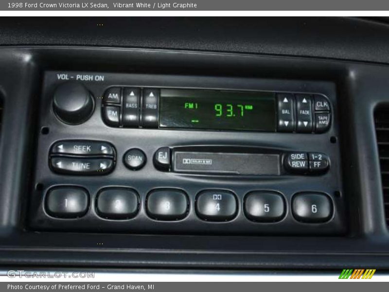 Controls of 1998 Crown Victoria LX Sedan