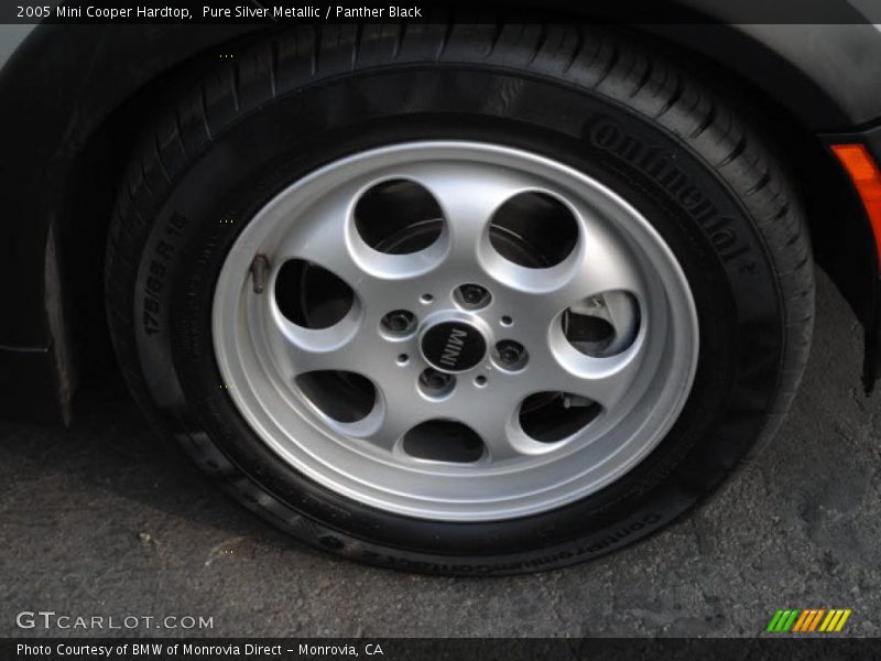 Pure Silver Metallic / Panther Black 2005 Mini Cooper Hardtop