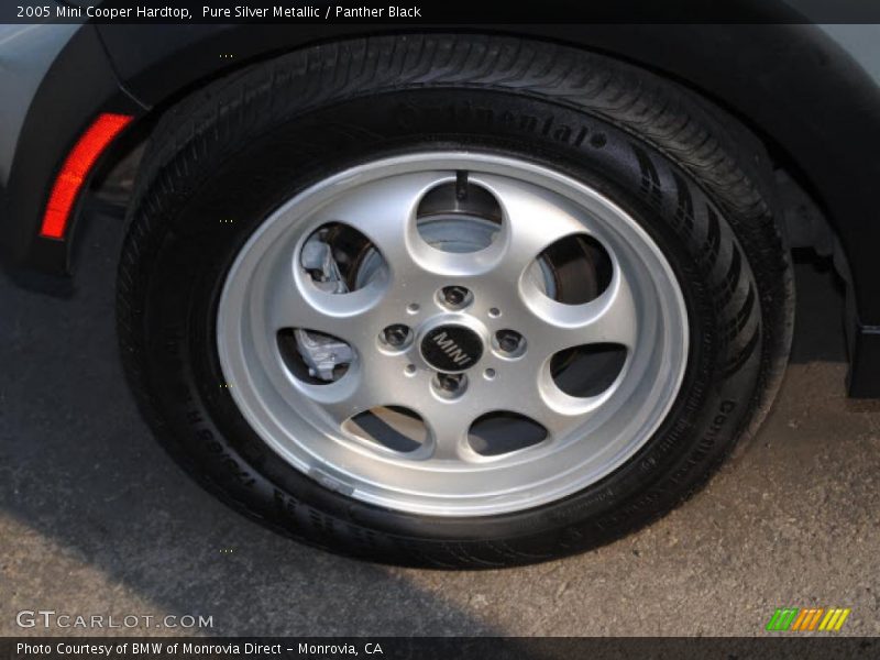Pure Silver Metallic / Panther Black 2005 Mini Cooper Hardtop