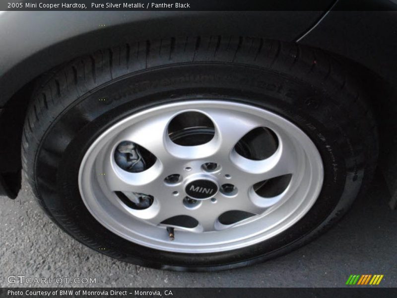 Pure Silver Metallic / Panther Black 2005 Mini Cooper Hardtop