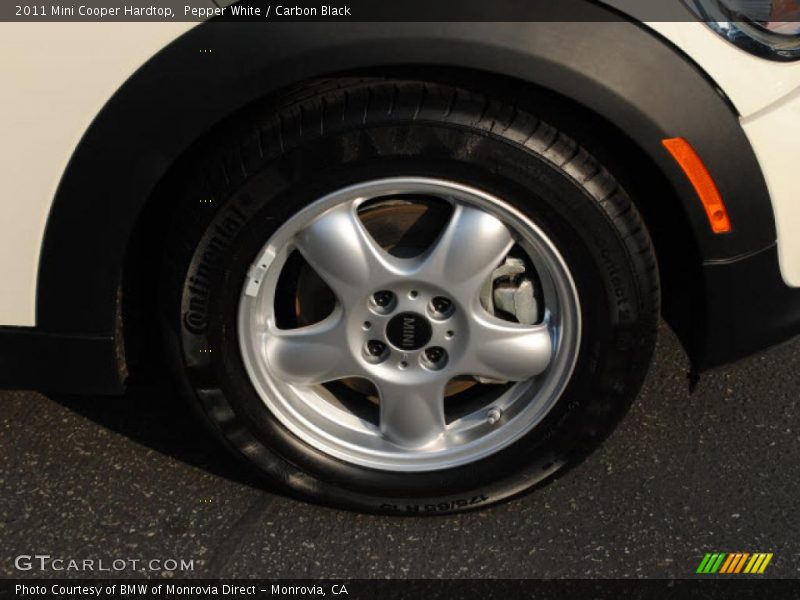 Pepper White / Carbon Black 2011 Mini Cooper Hardtop