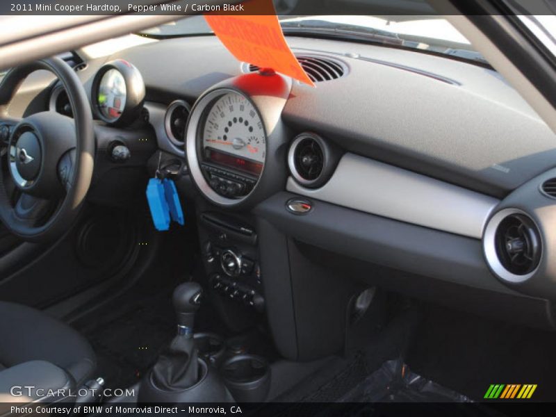 Pepper White / Carbon Black 2011 Mini Cooper Hardtop