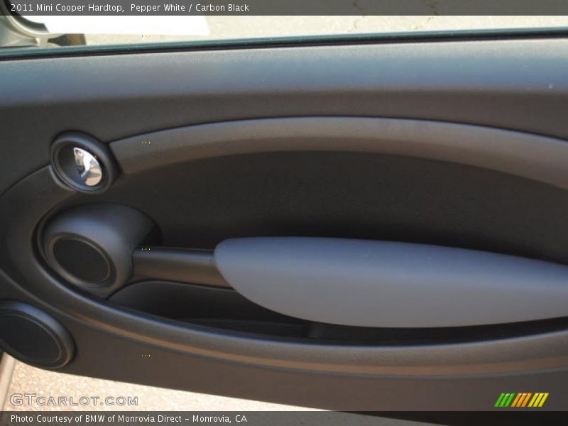 Pepper White / Carbon Black 2011 Mini Cooper Hardtop