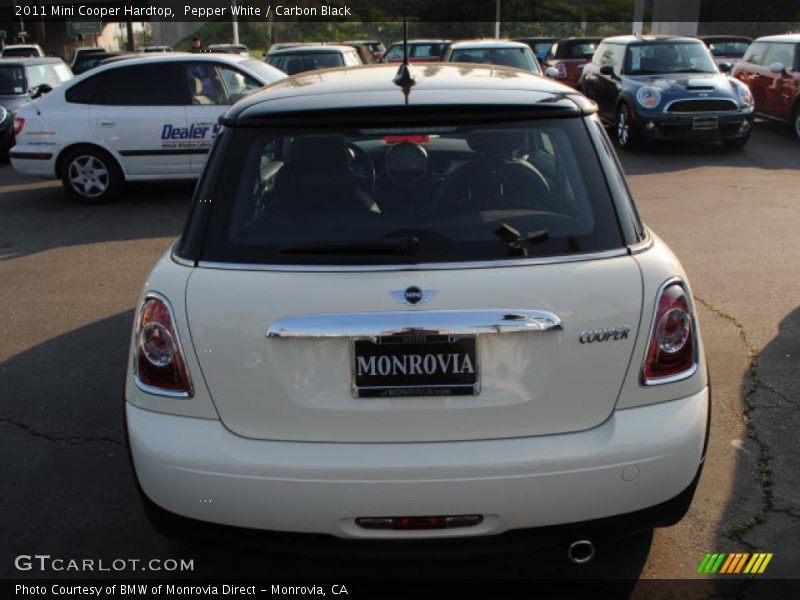 Pepper White / Carbon Black 2011 Mini Cooper Hardtop