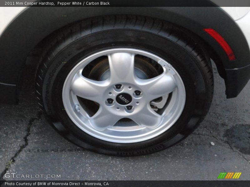 Pepper White / Carbon Black 2011 Mini Cooper Hardtop