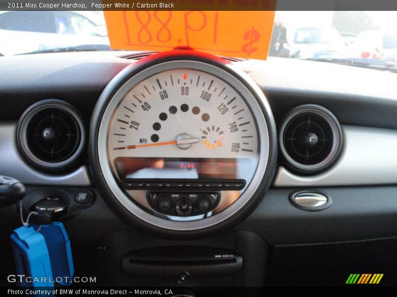 Pepper White / Carbon Black 2011 Mini Cooper Hardtop
